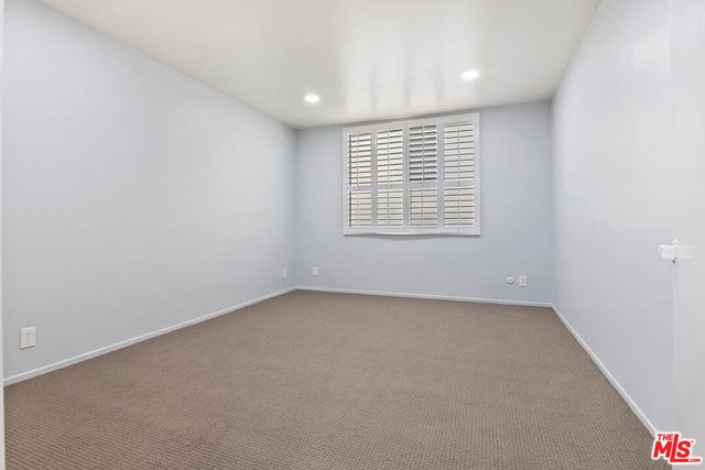 927 N Kings Road 107, West Hollywood, CA 90069