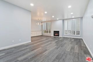 927 N Kings Road 107, West Hollywood, CA 90069