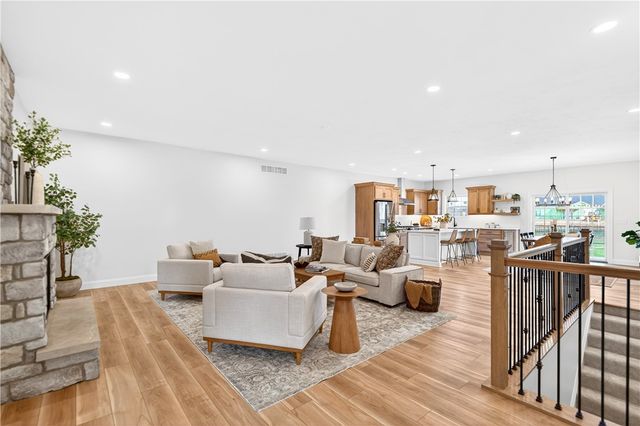 1167 VALLEY CLUB 115, Penn Twp, PA 15642