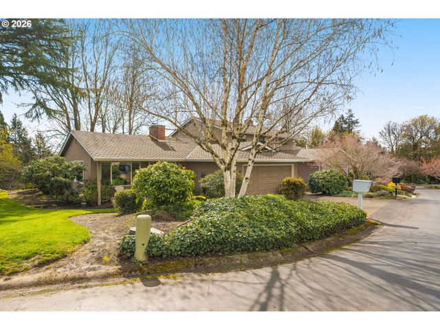 19 BLOCH Ter, Lake Oswego, OR 97035