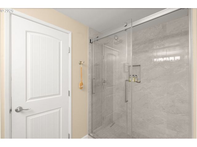 19 BLOCH Ter, Lake Oswego, OR 97035