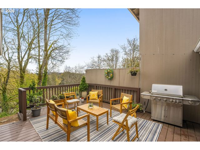 19 BLOCH Ter, Lake Oswego, OR 97035