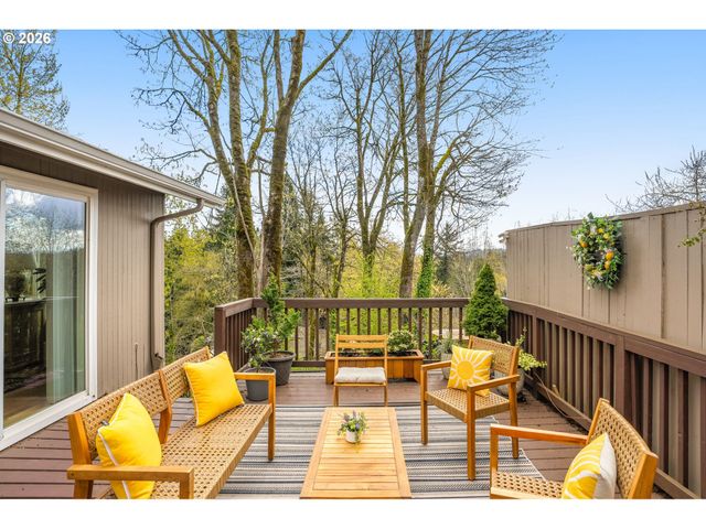 19 BLOCH Ter, Lake Oswego, OR 97035
