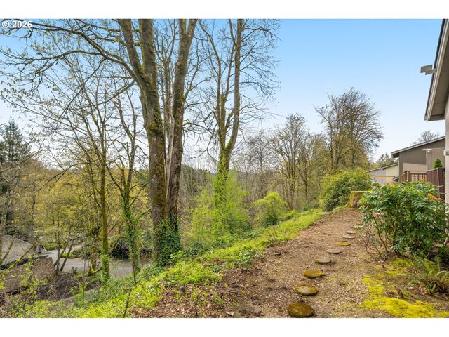 19 BLOCH Ter, Lake Oswego, OR 97035