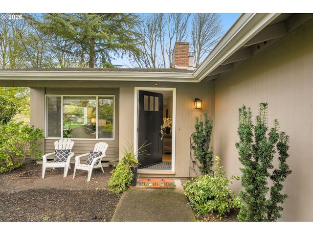 19 BLOCH Ter, Lake Oswego, OR 97035