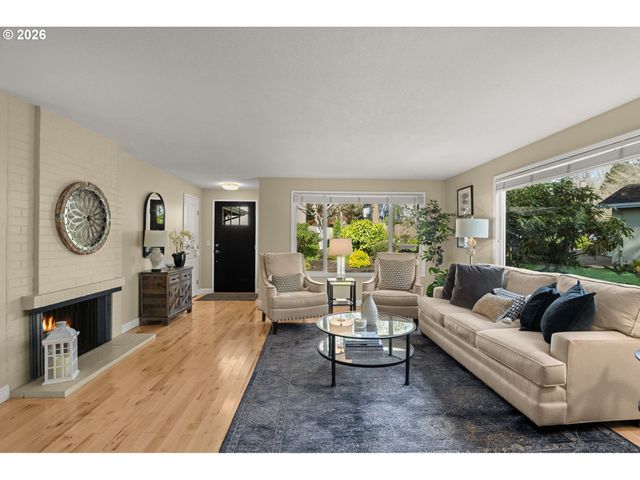 19 BLOCH Ter, Lake Oswego, OR 97035