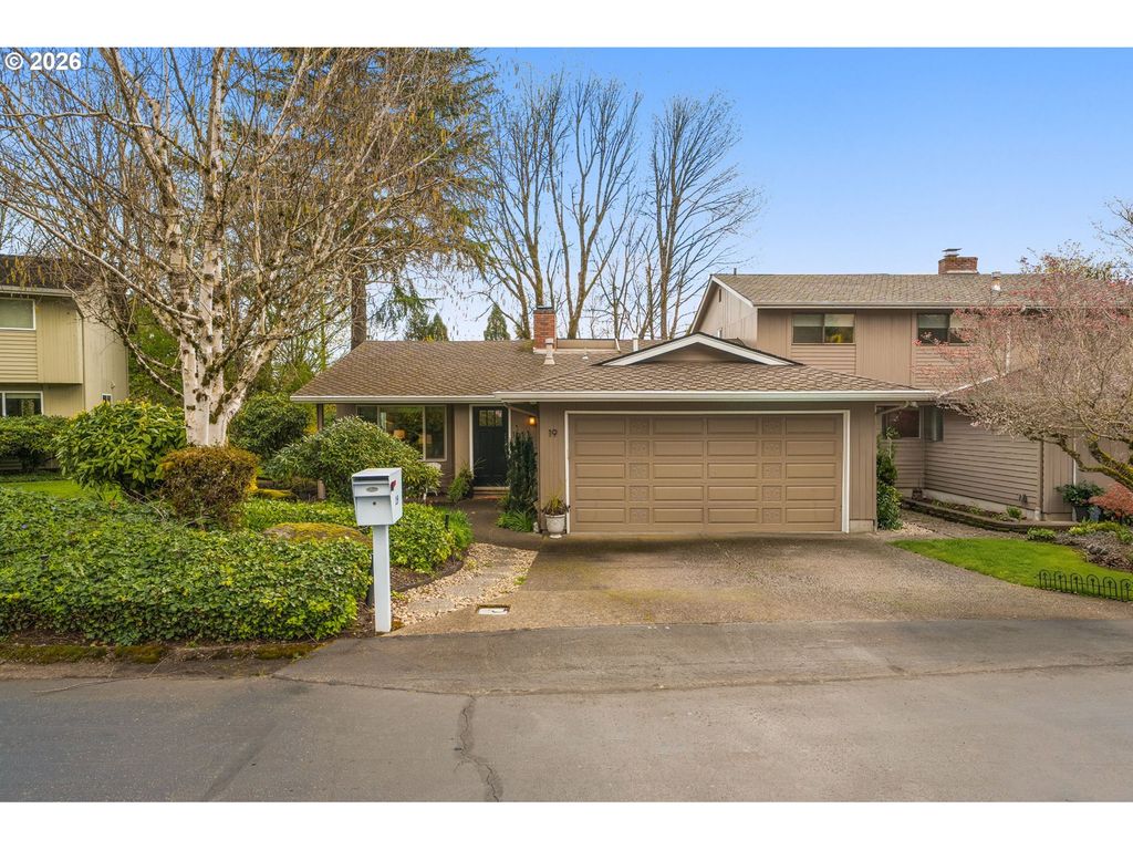 19 BLOCH Ter, Lake Oswego, OR 97035