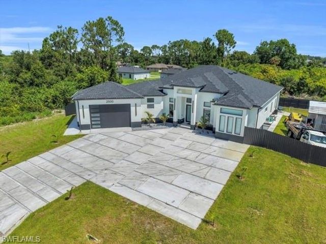 2500 2nd ST SW, Lehigh Acres, FL 33976
