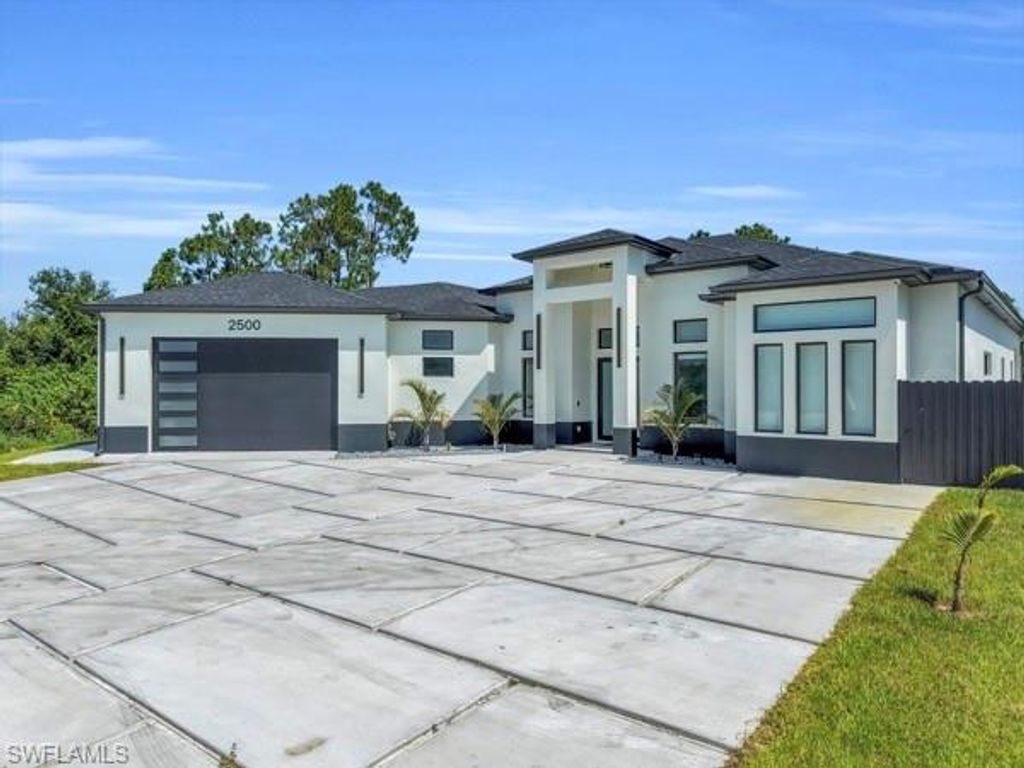 2500 2nd ST SW, LEHIGH ACRES, FL 33976 — photo 2