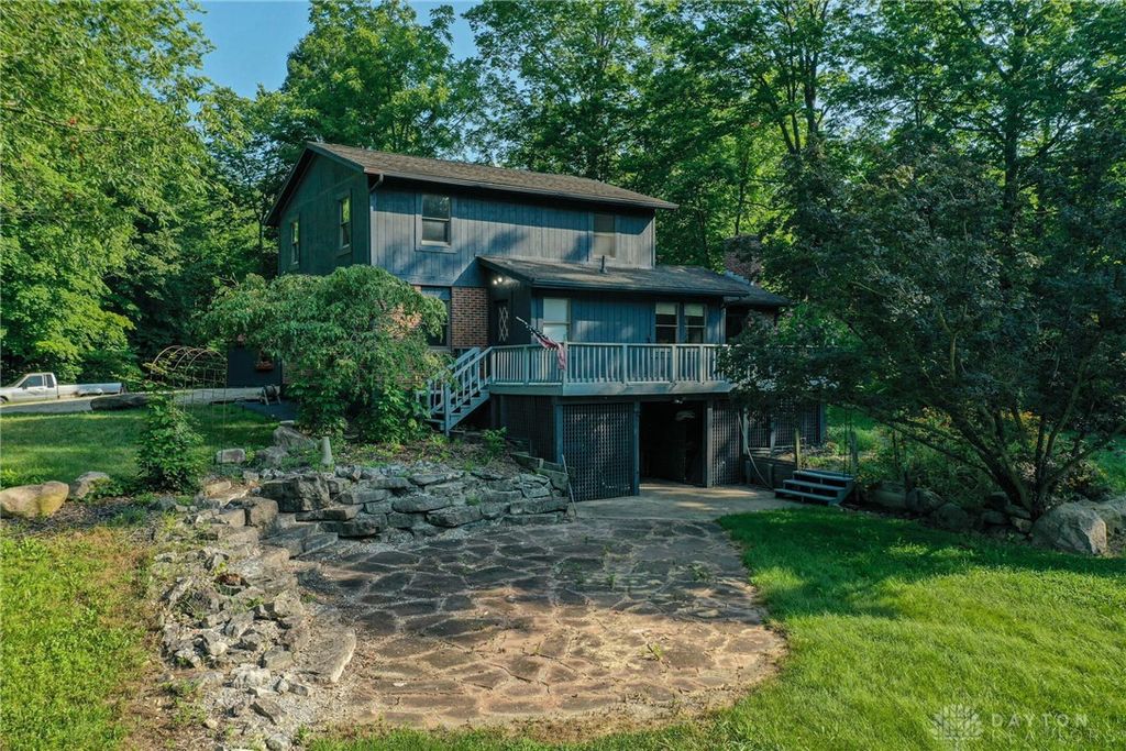 4025 School Road, New Carlisle, OH 45344