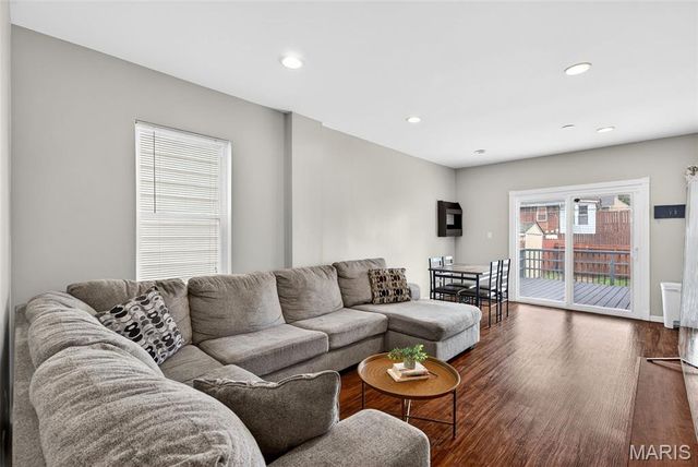 4739 Hummel Avenue, St Louis, MO 63116