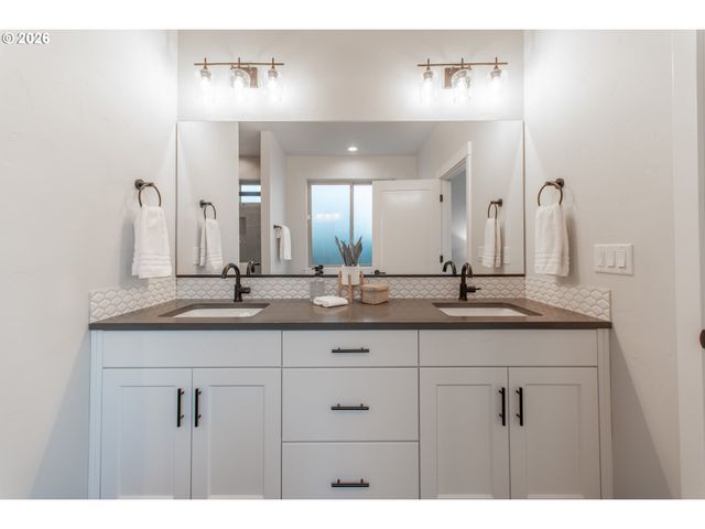 5741 Se 80TH Ave, Hillsboro, OR 97129