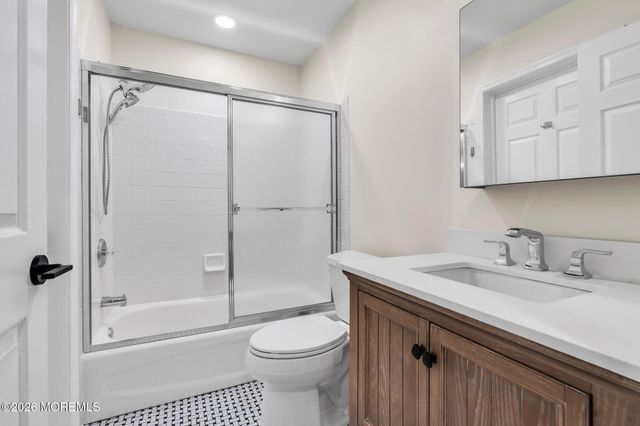 1209 Wedgewood Circle, Belford, NJ 07718