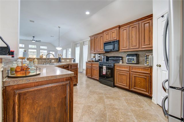 2819 Everhart Terrace Drive, Fresno, TX 77545