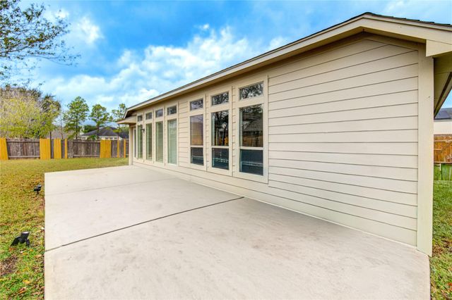 2819 Everhart Terrace Drive, Fresno, TX 77545