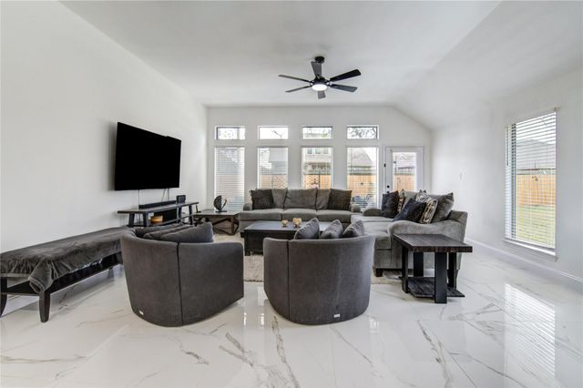 2819 Everhart Terrace Drive, Fresno, TX 77545