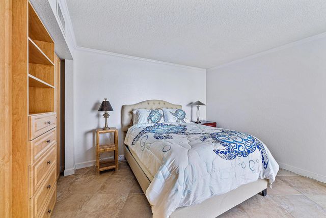 5420 N Ocean Drive 305, Singer Island, FL 33404
