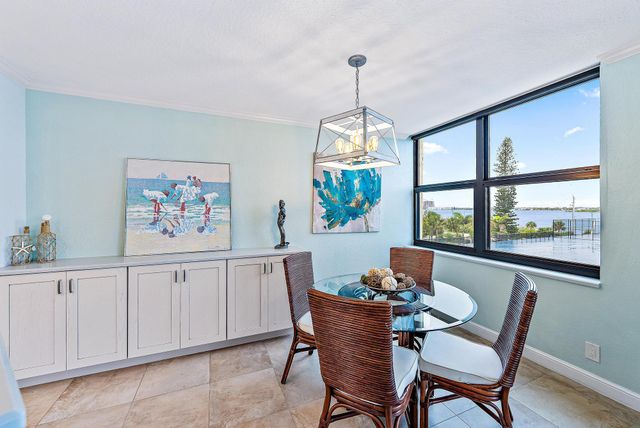5420 N Ocean Drive 305, Singer Island, FL 33404