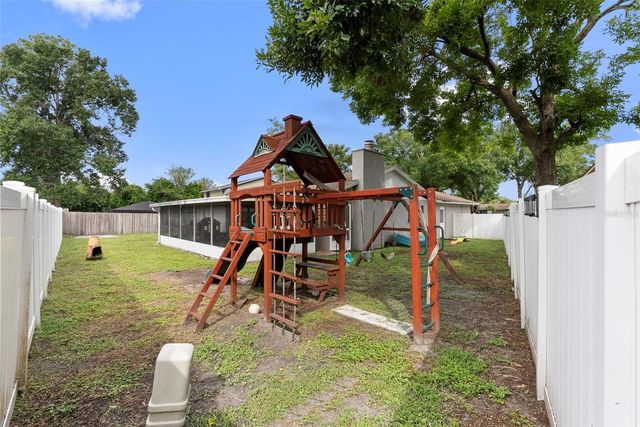 4010 BRAESGATE LANE, Tampa, FL 33624