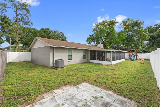 4010 BRAESGATE LANE, Tampa, FL 33624