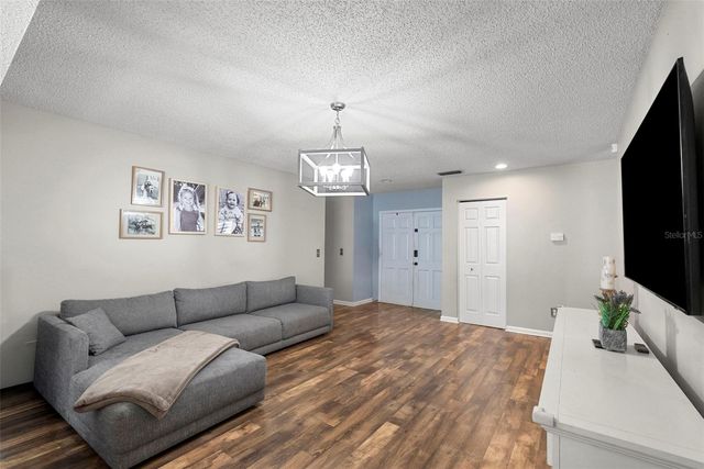 4010 BRAESGATE LANE, Tampa, FL 33624
