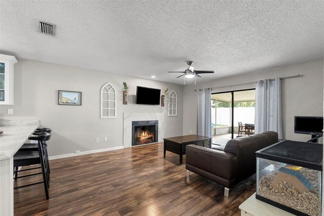 4010 BRAESGATE LANE, Tampa, FL 33624