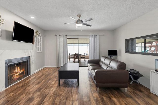 4010 BRAESGATE LANE, Tampa, FL 33624