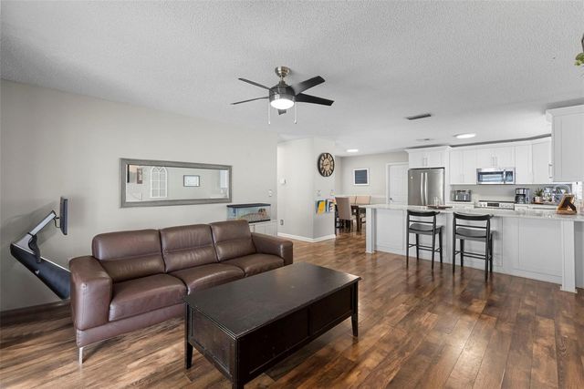 4010 BRAESGATE LANE, Tampa, FL 33624