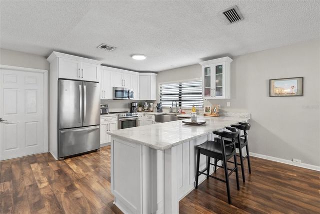 4010 BRAESGATE LANE, Tampa, FL 33624