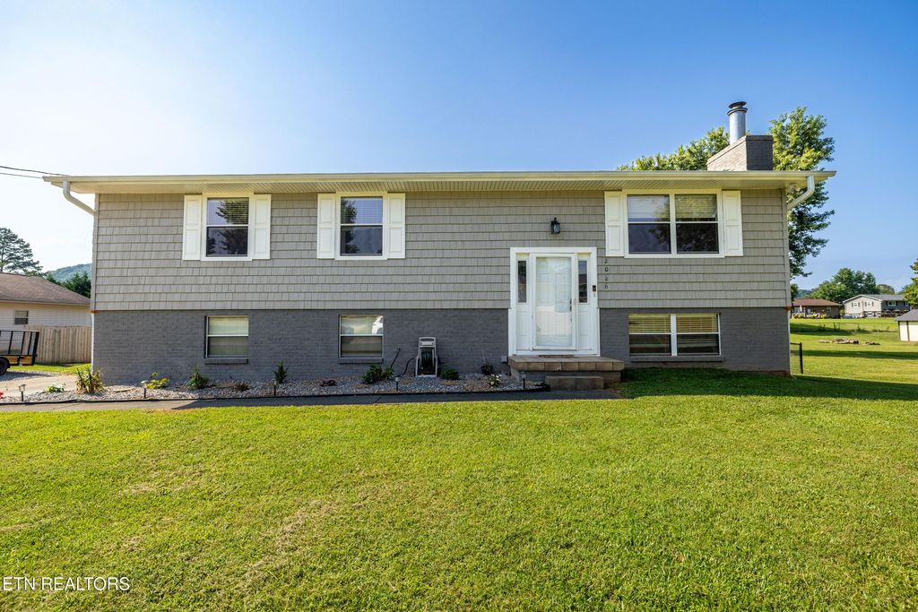 2026 Independence Drive, Maryville, TN 37803