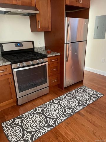 39 N Riverside Avenue, Croton-on-hudson, NY 10520