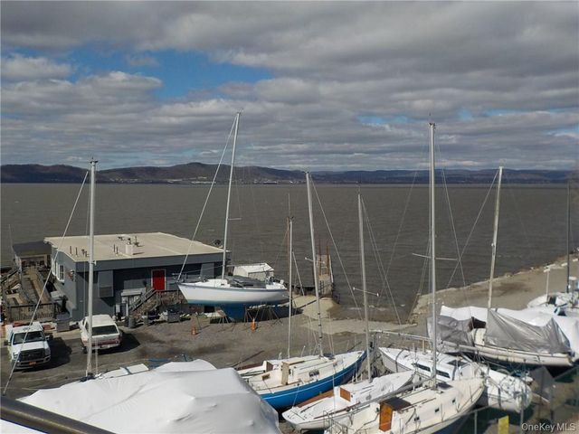 39 N Riverside Avenue, Croton-on-hudson, NY 10520