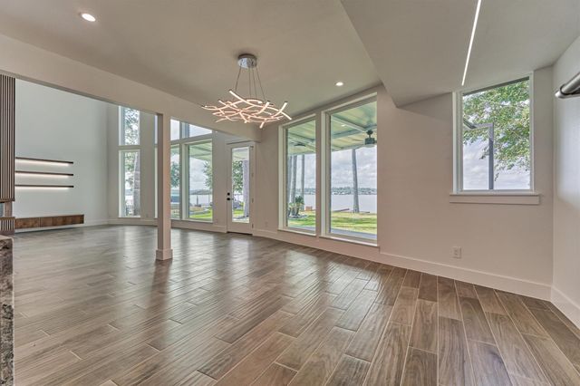 2811 Hemingway Drive, Montgomery, TX 77356