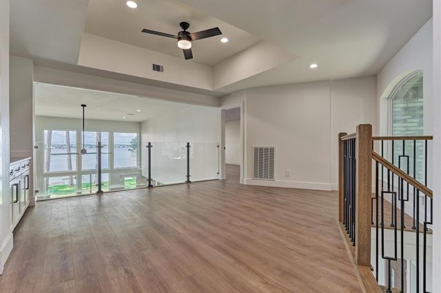 2811 Hemingway Drive, Montgomery, TX 77356