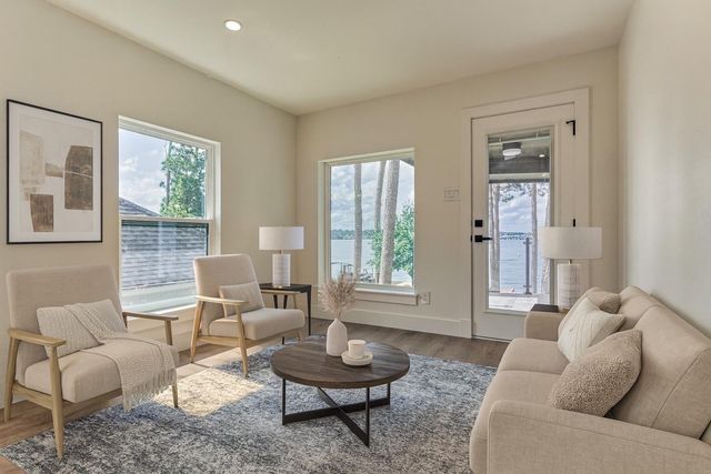 2811 Hemingway Drive, Montgomery, TX 77356