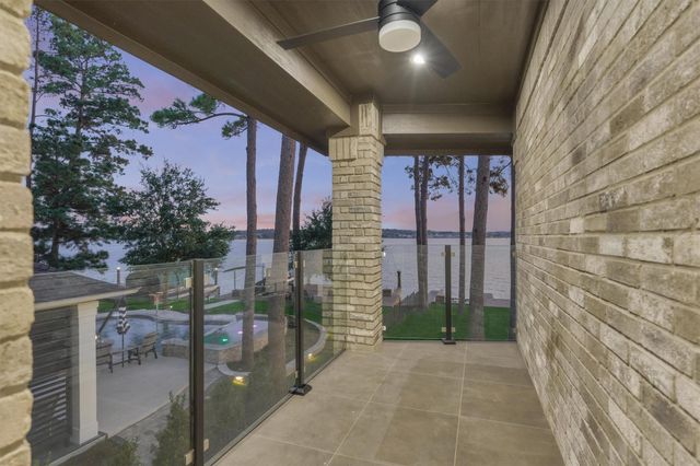 2811 Hemingway Drive, Montgomery, TX 77356