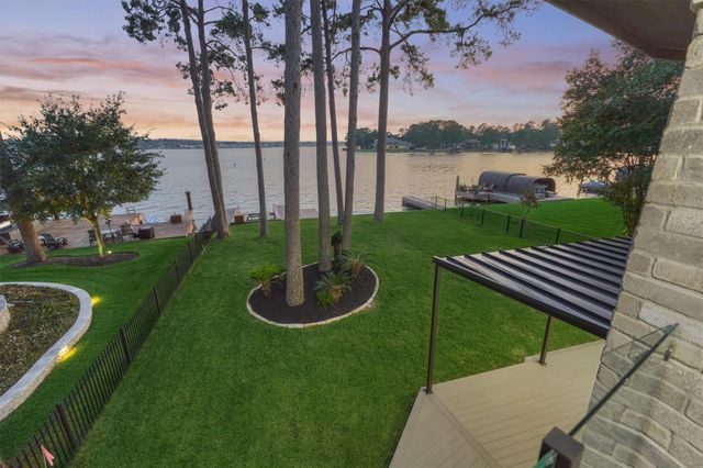 2811 Hemingway Drive, Montgomery, TX 77356