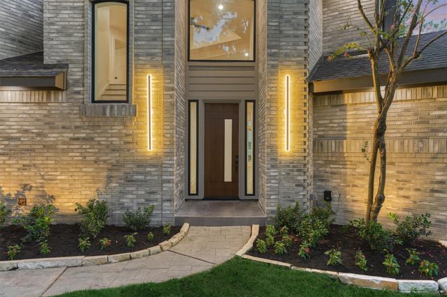 2811 Hemingway Drive, Montgomery, TX 77356