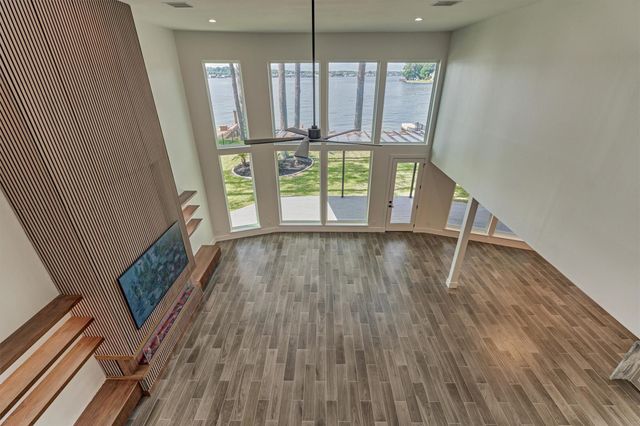 2811 Hemingway Drive, Montgomery, TX 77356