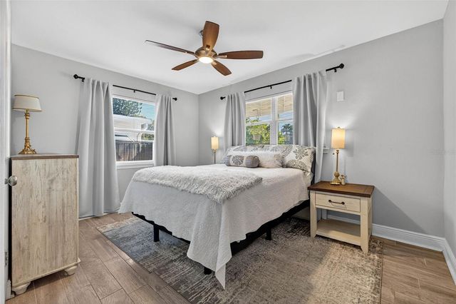 5717 2ND AVENUE N, St Petersburg, FL 33710