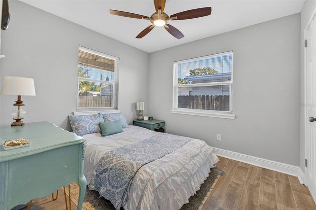 5717 2ND AVENUE N, St Petersburg, FL 33710