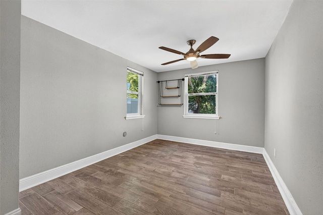 5717 2ND AVENUE N, St Petersburg, FL 33710