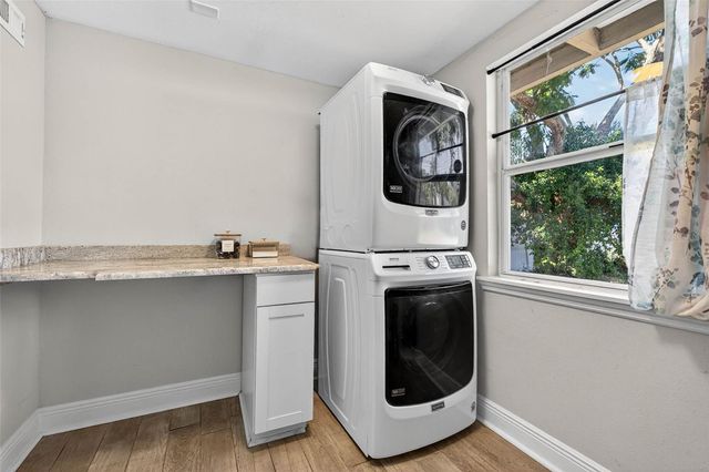 5717 2ND AVENUE N, St Petersburg, FL 33710