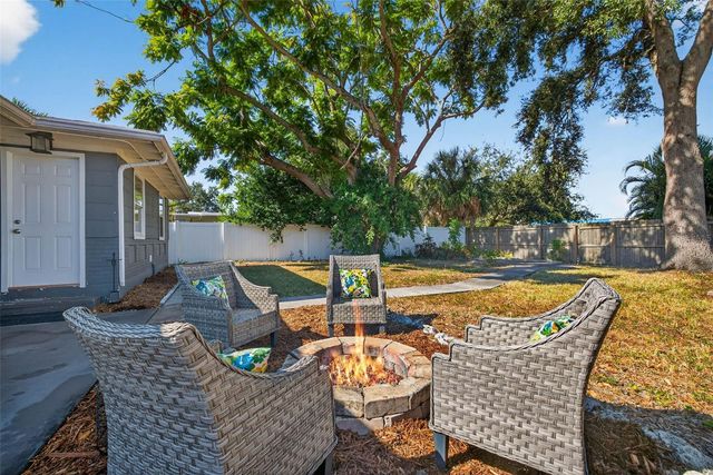 5717 2ND AVENUE N, St Petersburg, FL 33710