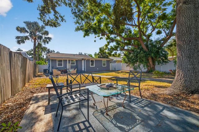 5717 2ND AVENUE N, St Petersburg, FL 33710