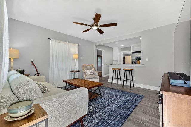 5717 2ND AVENUE N, St Petersburg, FL 33710