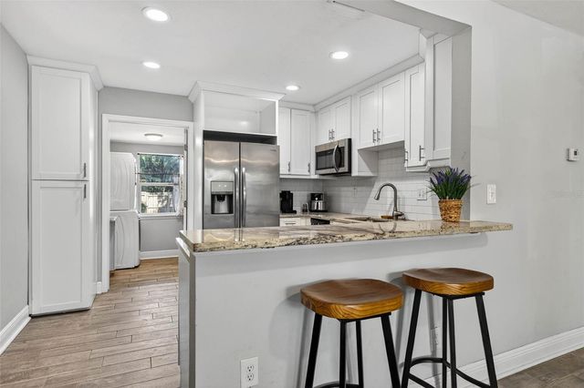 5717 2ND AVENUE N, St Petersburg, FL 33710