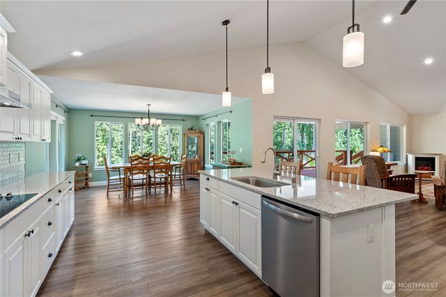 13642 NW Red Maple Way, Bremerton, WA 98312