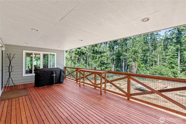 13642 NW Red Maple Way, Bremerton, WA 98312