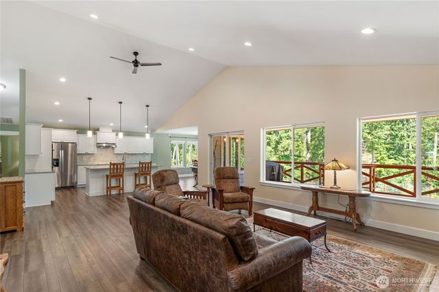 13642 NW Red Maple Way, Bremerton, WA 98312